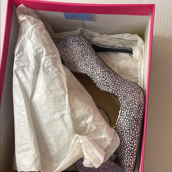 EUC JustFab Black & White Stiletto Heels Size 11 - Picture 2 of 10